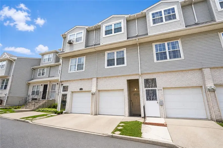 256 Skyline Drive, Staten Island, NY 10304 - #2