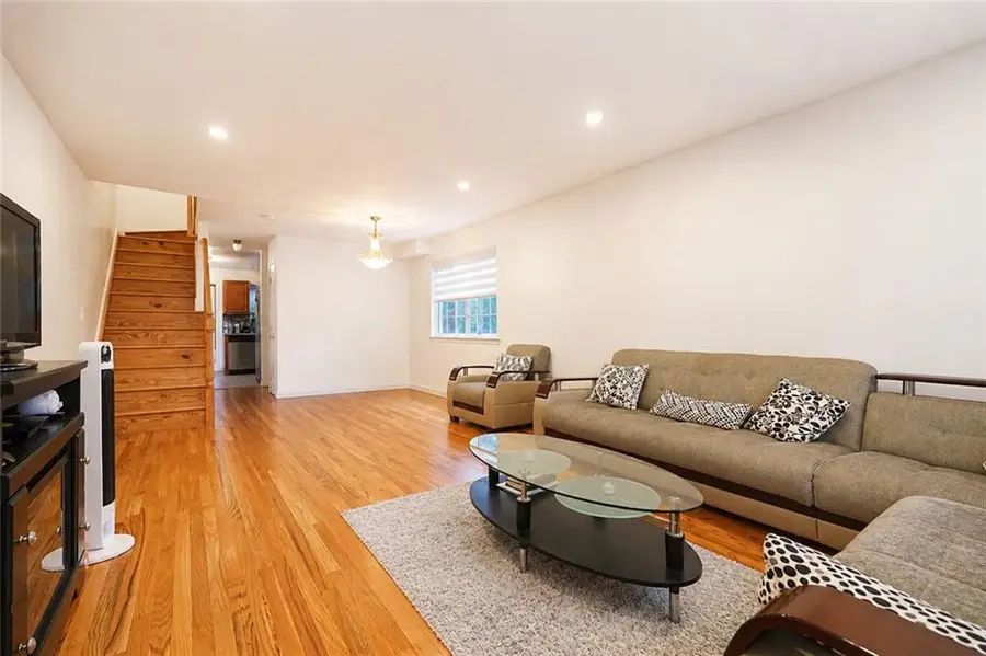 44 Impala Court, Staten Island, NY 10305 - #3