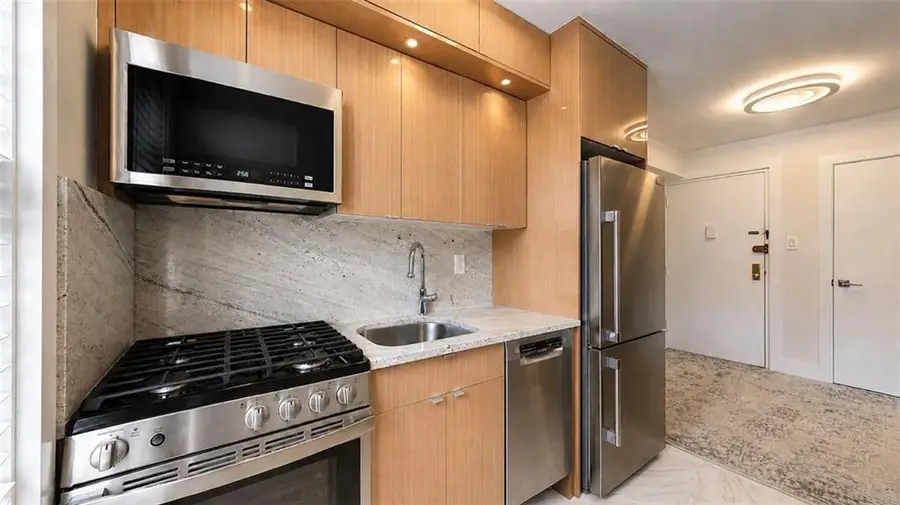 200 Corbin Place #5W, Brooklyn, NY 11235 - #3