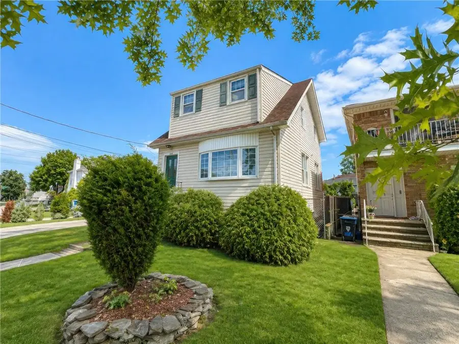 738 Woodrow Road, Staten Island, NY 10312 - #2