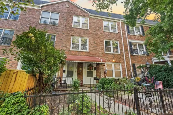 496 Clinton Street, Brooklyn, NY 11231