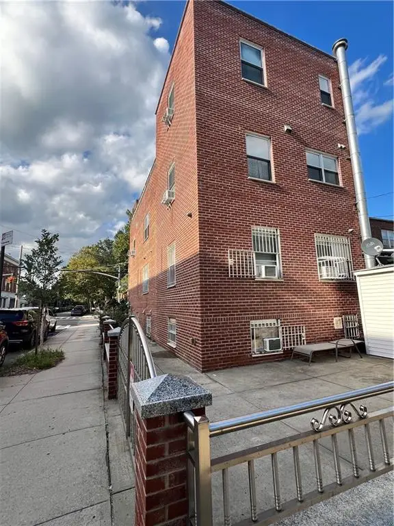 220 Avenue T, Brooklyn, NY 11223 - #3