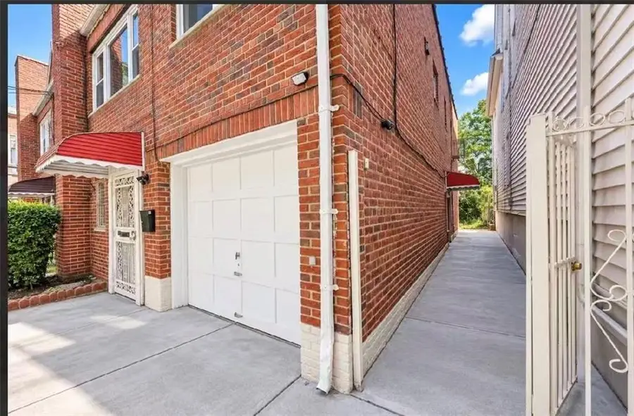 9056 52nd Avenue, Elmhurst, NY 11373 - #3