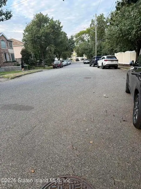 126 Jeanette Avenue, Staten Island, NY 10312 - #3