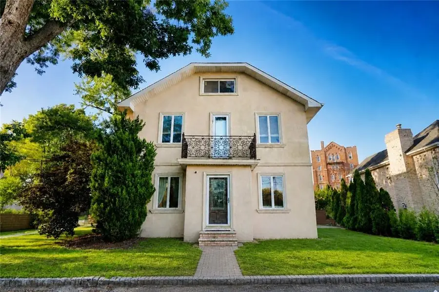 35 Landis Avenue, Staten Island, NY 10305 - #3