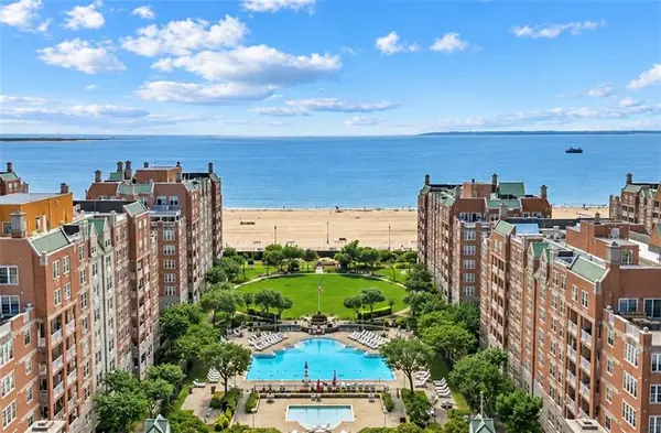 100 Oceana Drive West #3F, Brooklyn, NY 11235