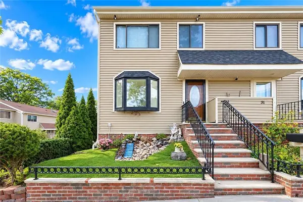 33 Berry Court, Staten  Island, NY 10309