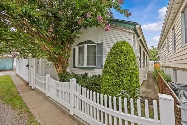 355 Dormans Court, Queens, NY 11693