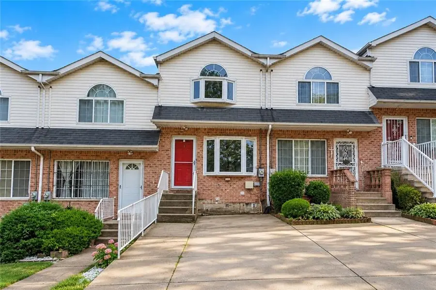 21 Kansas Avenue, Staten Island, NY 10305 - #2