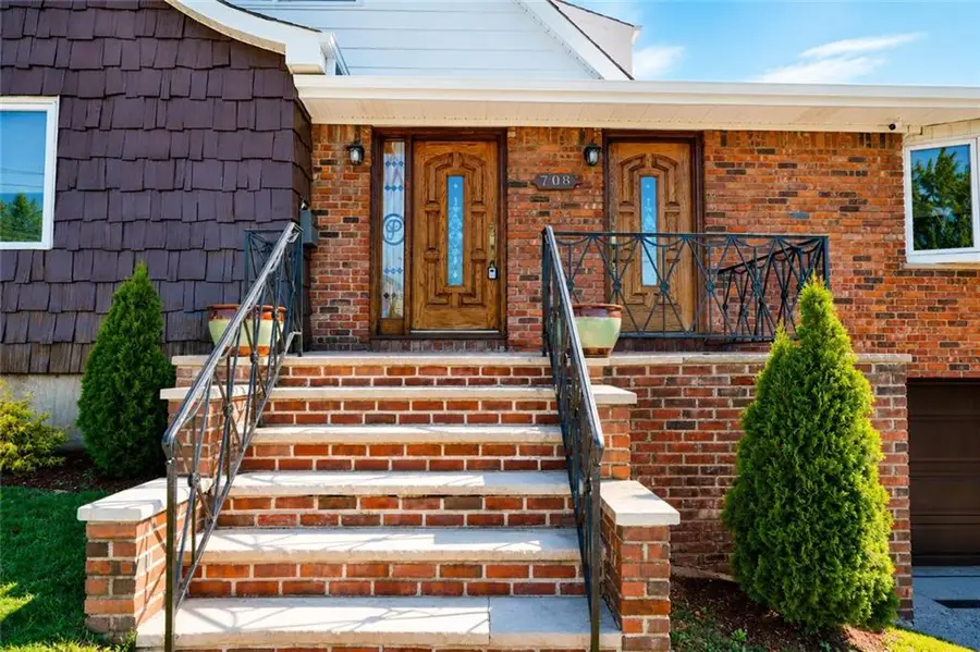 708 Hylan Boulevard, Staten Island, NY 10305 - #3