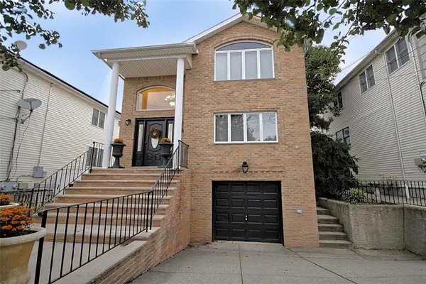 17 Samantha Lane, Staten  Island, NY 10309