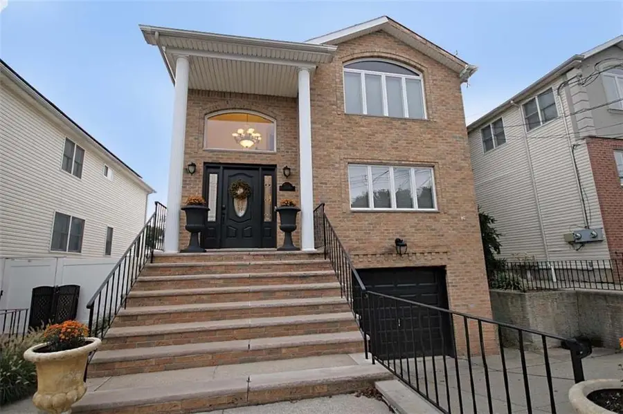 17 Samantha Lane, Staten Island, NY 10309 - #3