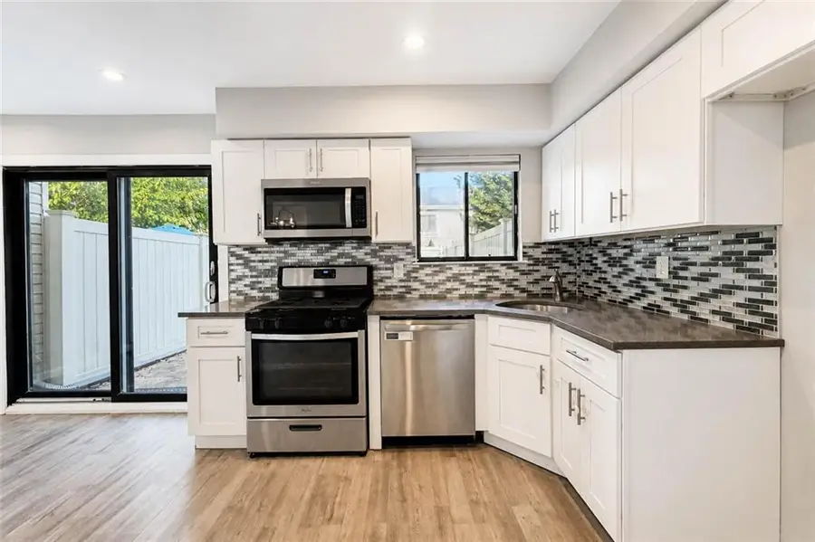 11 Azalea Court, Staten Island, NY 10309 - #3