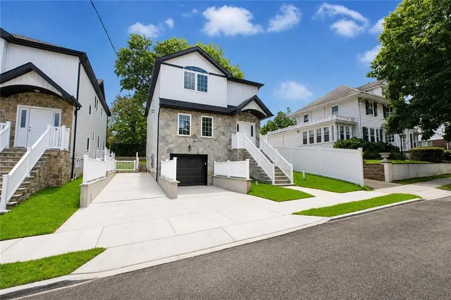 689 Oakland Avenue, Staten Island, NY 10310 - #2