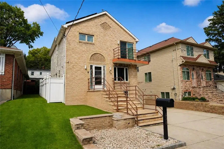 598 Woolley Avenue, Staten Island, NY 10314 - #2