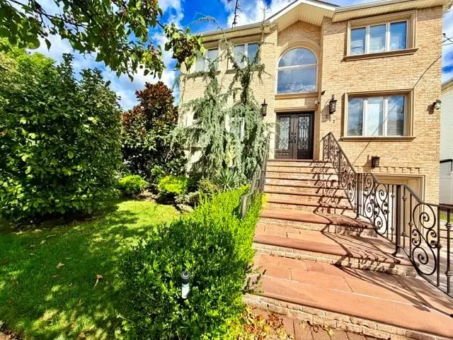 207 Swinnerton Street, Staten Island, NY 10307 - #1