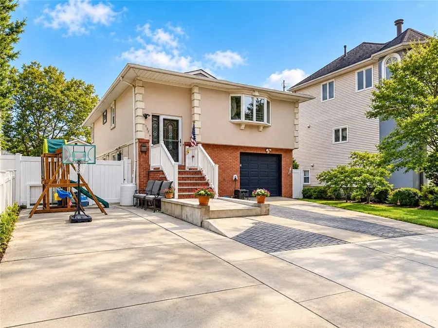 197 Currie Avenue, Staten Island, NY 10306 - #2