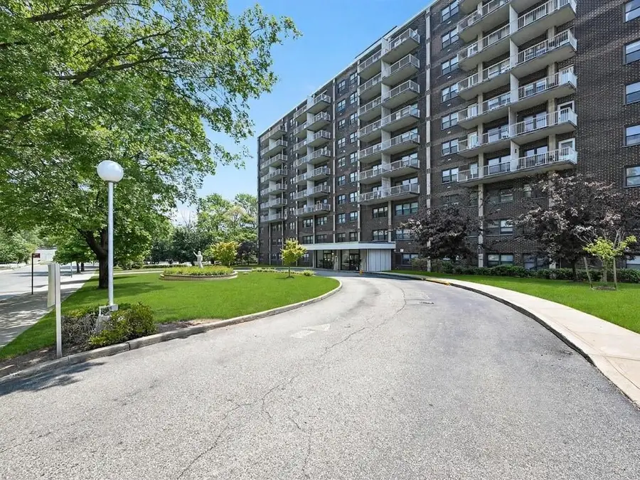 1100 Clove Road #3C, Staten Island, NY 10301 - #2