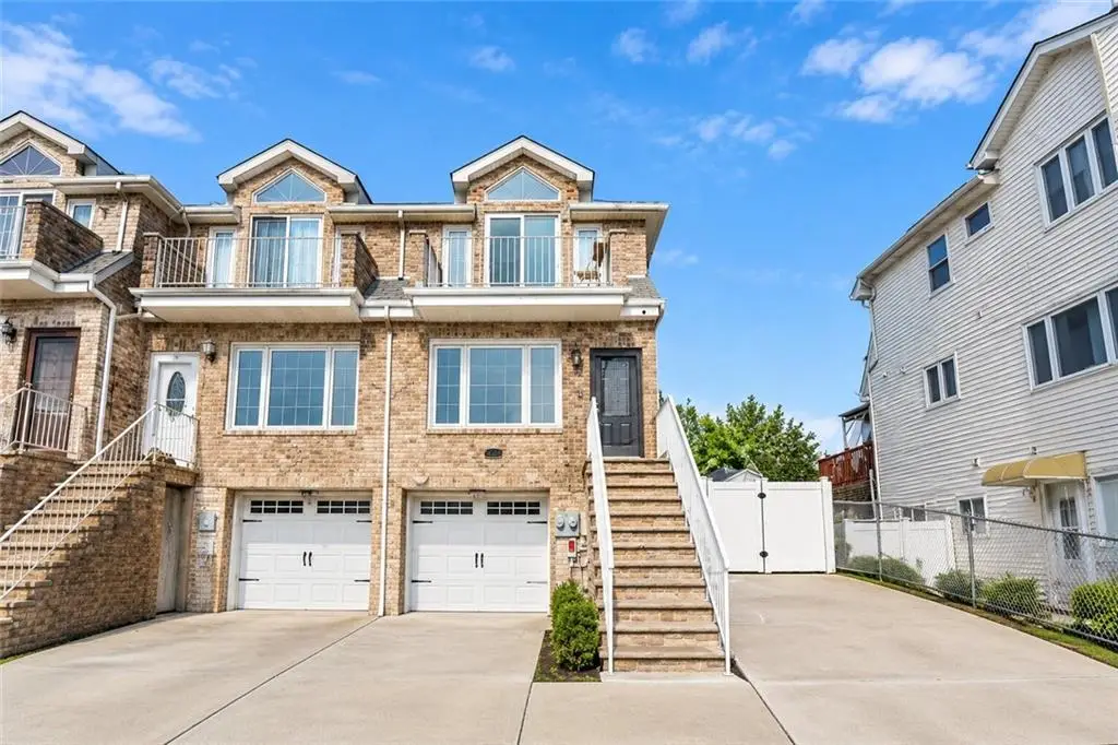 417 Father Capodanno Boulevard, Staten Island, NY 10305 - #1