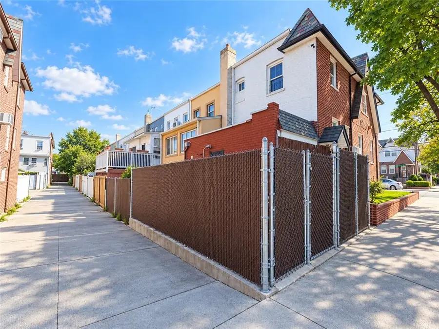 3101 Avenue R, Brooklyn, NY 11234 - #3