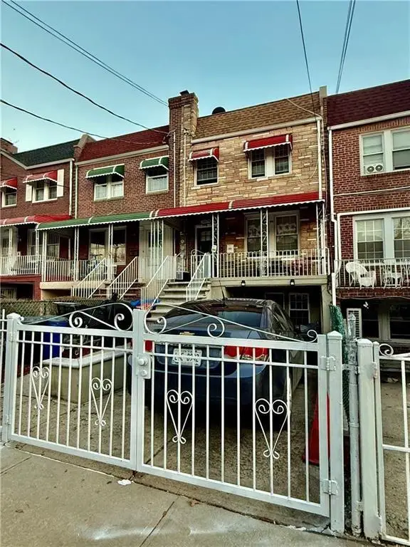 2074 Turnbull Avenue, Bronx, NY 10473