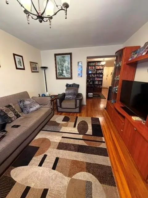 715 Ocean Parkway #3L, Brooklyn, NY 11230