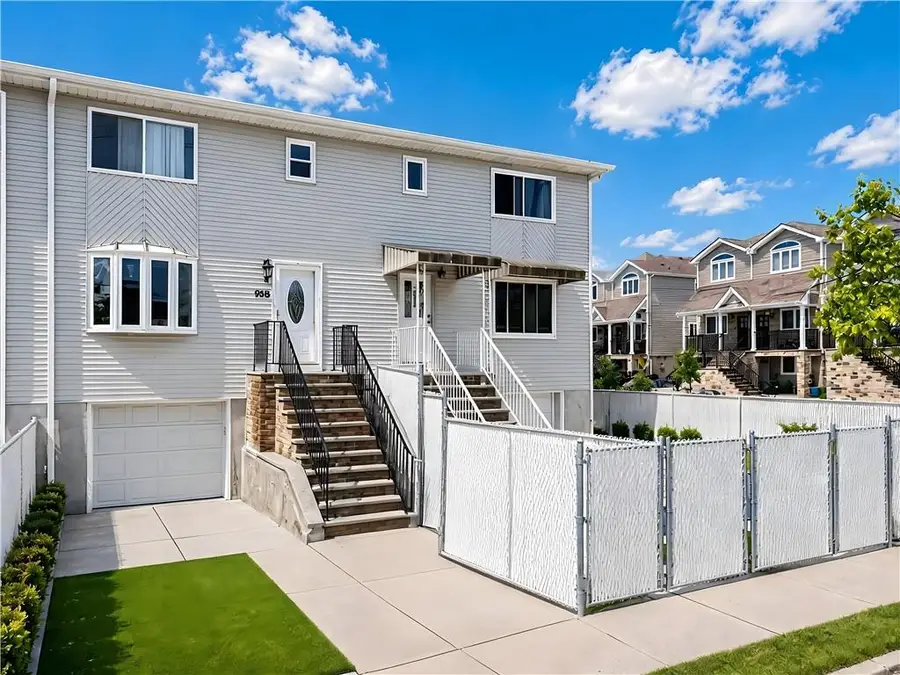 998 Olympia Boulevard, Staten Island, NY 10306 - #2