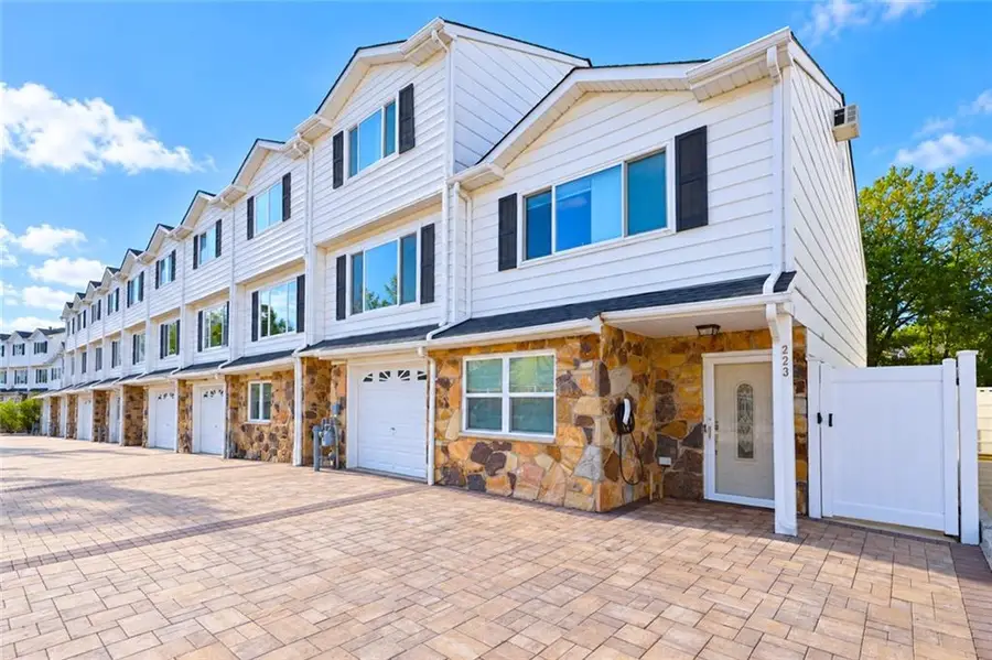 223 Carlyle Green, Staten Island, NY 10312 - #2
