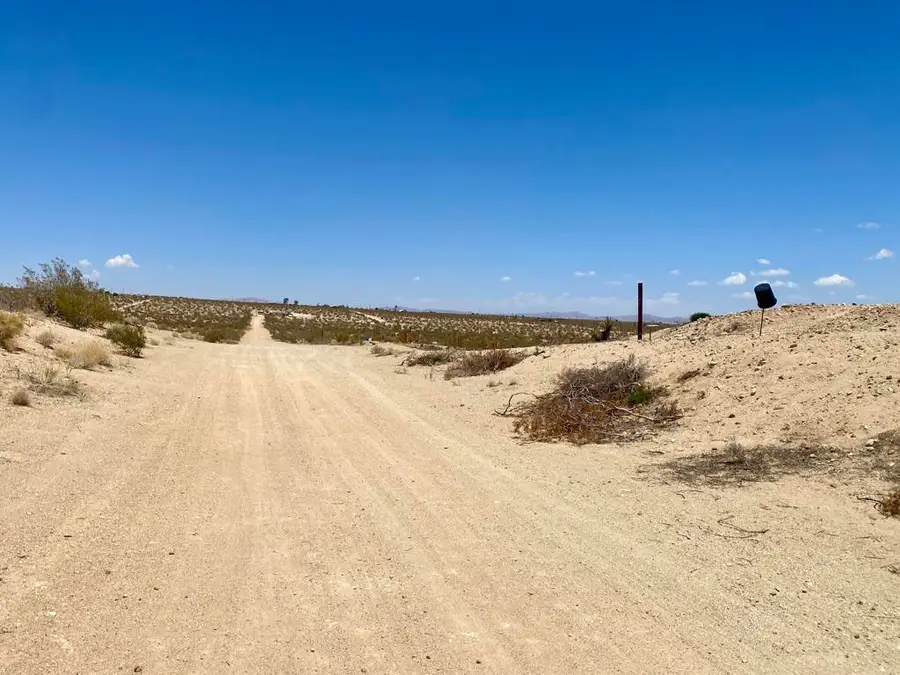 107 Sunburst Avenue, Joshua Tree, CA 92252 - Image #3