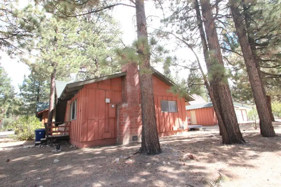 1040 W Rainbow Boulevard, Big Bear City, CA 92314 - Image #2