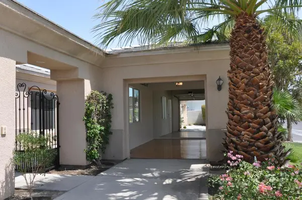 6 Champagne Circle, Rancho Mirage, CA 92270