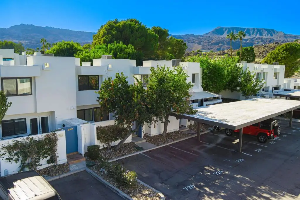 48724 Desert Flower Drive, Palm Desert, CA 92260 - Image #1