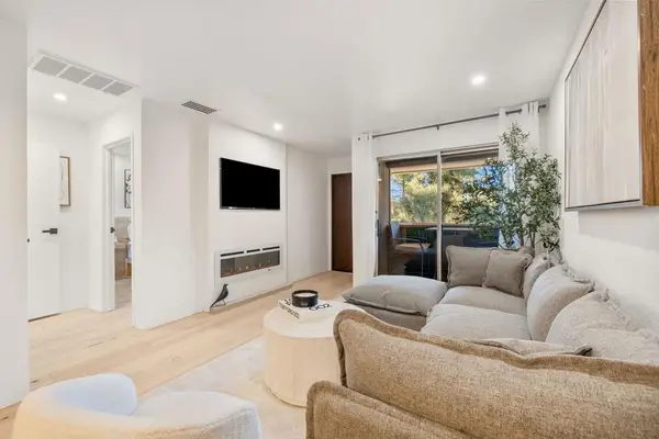 2857 N Los Felices Road #203, Palm Springs, CA 92262