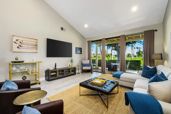 146 Las Lomas, Palm Desert, CA 92260