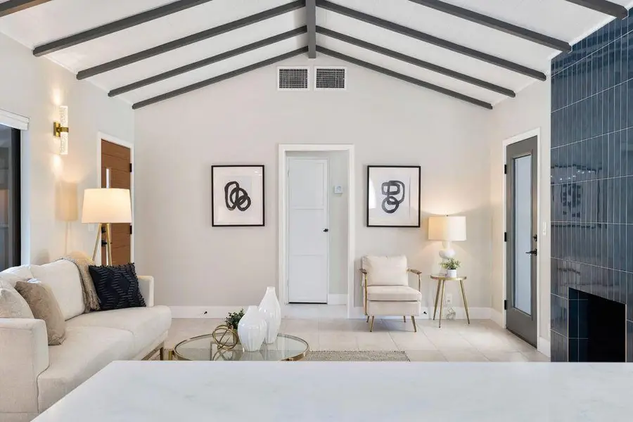 686 S Camino Real, Palm Springs, CA 92264 - Image #2