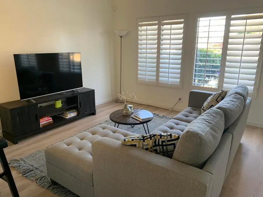 2433 Los Patos Drive, Palm Springs, CA 92264 - Image #2