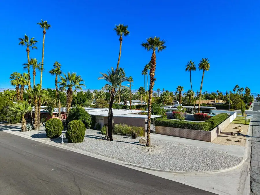 694 S Canon Drive, Palm Springs, CA 92264 - Image #3