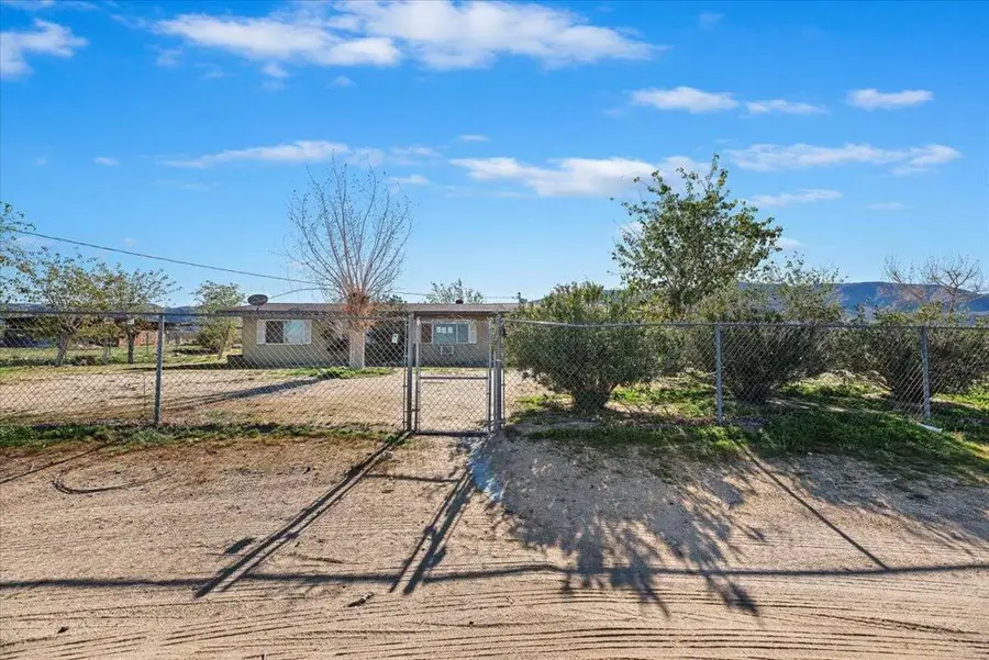 49133 Manzanita Drive, Landers, CA 92285 - Image #3