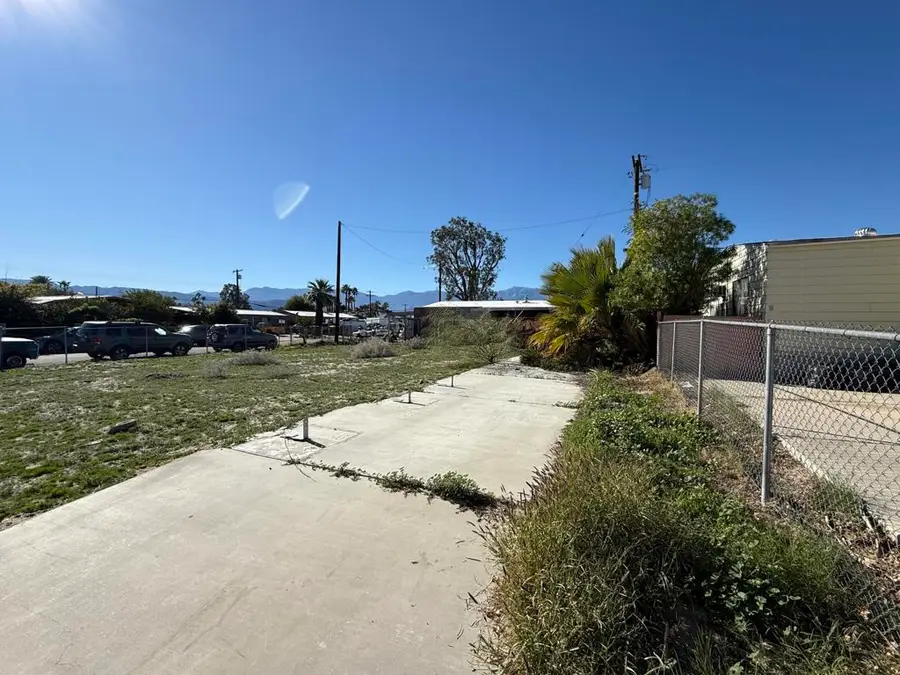 32421 Bowie Circle, Thousand Palms, CA 92276 - Image #2