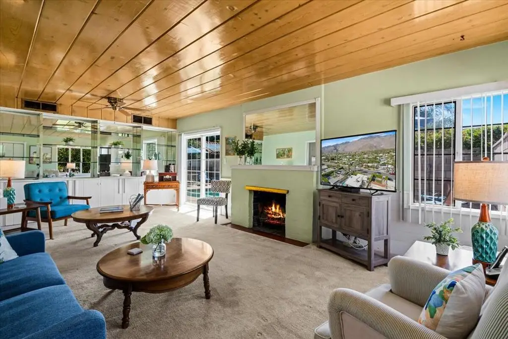 572 N Calle Marcus, Palm Springs, CA 92262 - Image #1