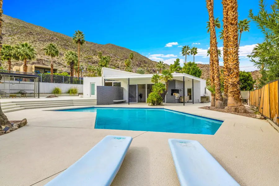 345 W Crestview Drive, Palm Springs, CA 92264 - #2