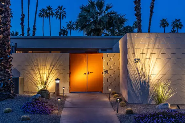 371 Desert Lakes Drive, Palm Springs, CA 92264