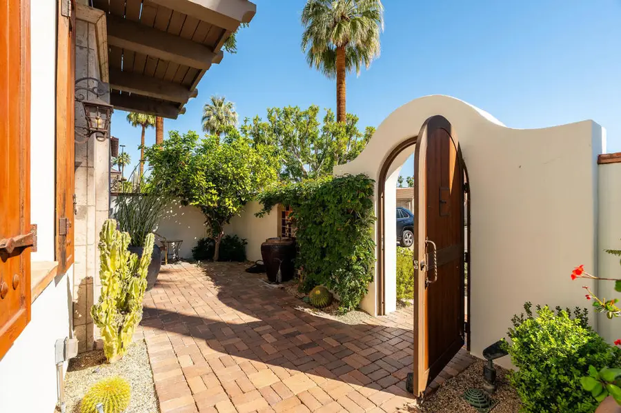 287 S Cahuilla Road, Palm Springs, CA 92262 - #3