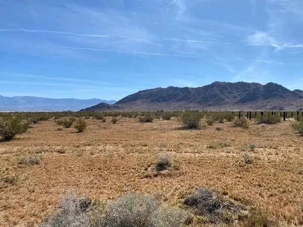 17651 Cattleman Road, Lucerne Valley, CA 92356