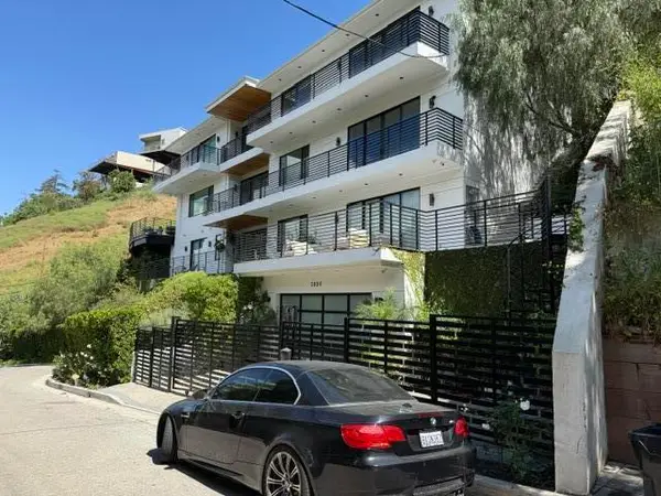 3810 Knobhill Drive, Sherman Oaks, CA 91423