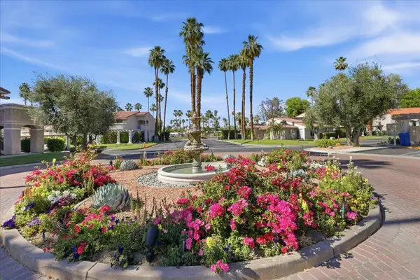 2001 E Camino Parocela #J71, Palm Springs, CA 92264