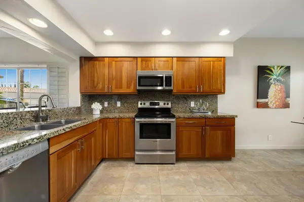 618 Vista Lago Circle N, Palm Desert, CA 92211