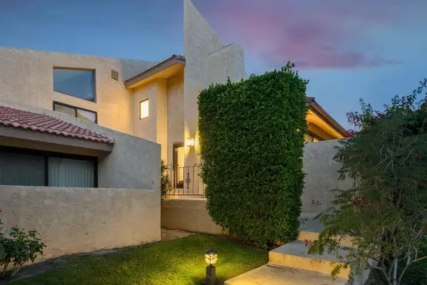 2600 S Palm Canyon Drive #10, Palm Springs, CA 92264