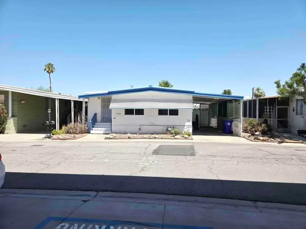 74 Oasis Drive N, Cathedral City, CA 92234