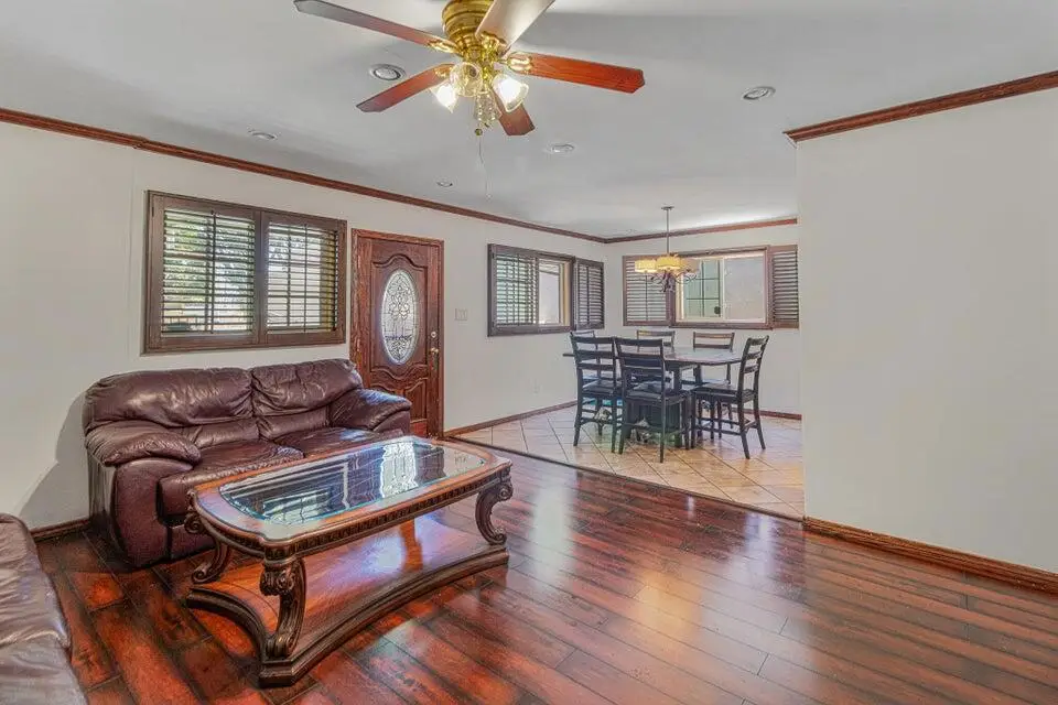 2930 W Florence Avenue, Los Angeles, CA 90043 - #1